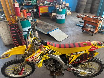 Suzuki 250 4 Tempi