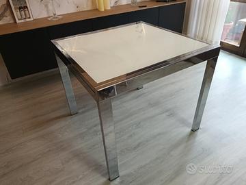  tavolo da pranzo in acciaio e vetro 