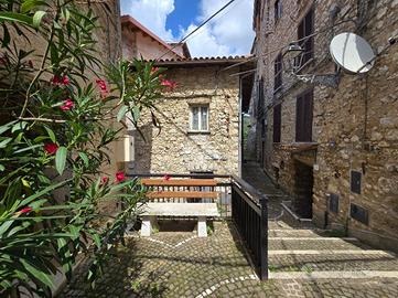 CASA SEMINDIPENDENTE A FIUGGI