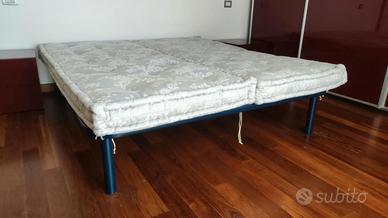 due materassi singoli e un materasso matrimoniale