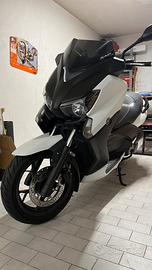 Yamaha XMAX 250