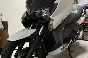 Yamaha XMAX 250
