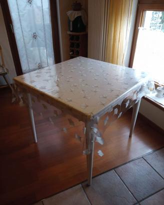 Tavolo da cucina in legno bianco