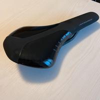 Fizik Antares R1