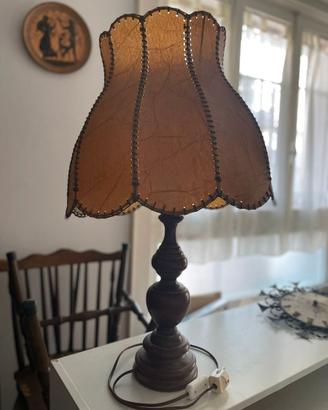Lampada tavolo vintage legno base paralume cuoio