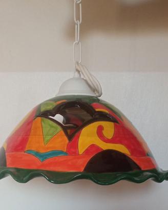 Lampadario e lampada da tavolo