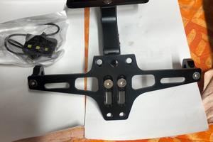 porta targa universale per Moto con luce nuovo 