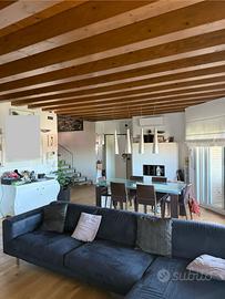 TvFuoriMuraNord strepitoso attico 4camere 3servizi