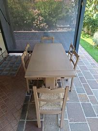 Tavolo in legno di noce