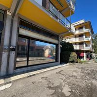 NEGOZIO A VARESE