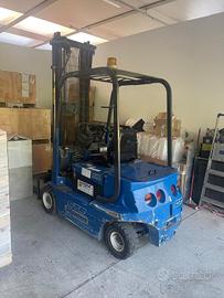 Carrello elevatore CTC mod. PL 420 anno 2004 batte