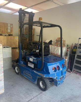 Carrello elevatore CTC mod. PL 420 anno 2004 batte