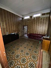 Palazzo antico su tre piani con terrazza e garage