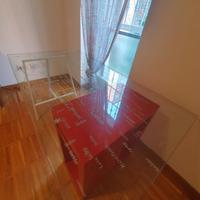 Scrivania in vetro - base rossa design moderno