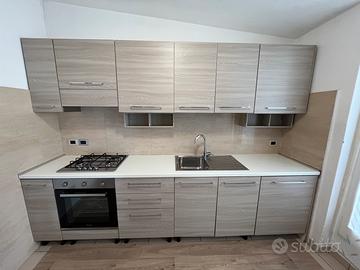 Cucina completa in condizioni ottime