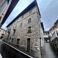 SOLUZIONE INDIPENDENTE CON NEGOZIO E MAGAZZINO