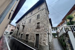 SOLUZIONE INDIPENDENTE CON NEGOZIO E MAGAZZINO