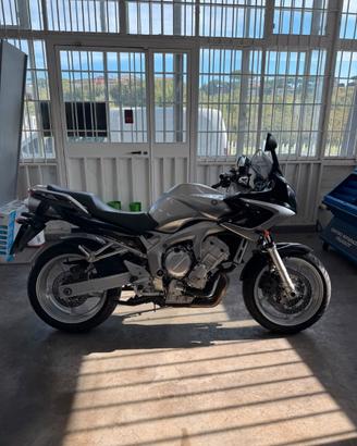 YAMAHA Fazer 600