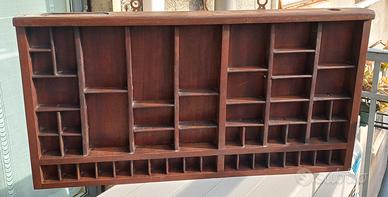 Bacheca portaoggetti in legno