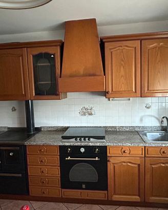 Cucina competa ad angolo con frigorifero 250€