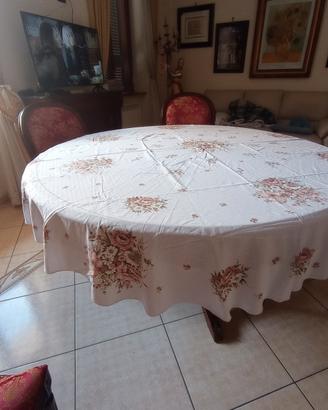 tovaglia da tavola ovale con fiori 