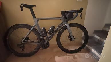 Giant propel tg 54 senza pedali e garmin e ruote