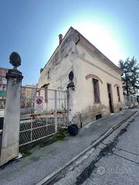 Villa di 200 m² con 3 locali e box auto doppio a C