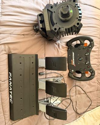 Fanatec dd pro volante gt3 mclaren  pedaliera ps5