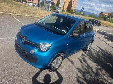 Renault Twingo euro 6 neopatentati garanzia permut
