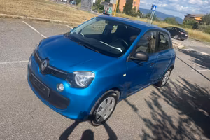 Renault Twingo euro 6 neopatentati garanzia permut