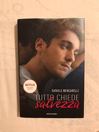 Tutto chiede salvezza Libro