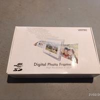 Cornice digitale nuova