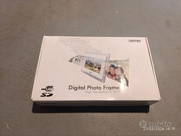 Cornice digitale nuova