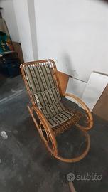 sedia dondolo in bambù 