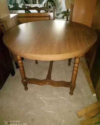 Credenza e tavolo allungabile