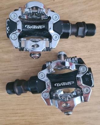 Pedali clipless MTB