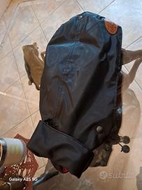 Impermeabile per cane nero e rosso