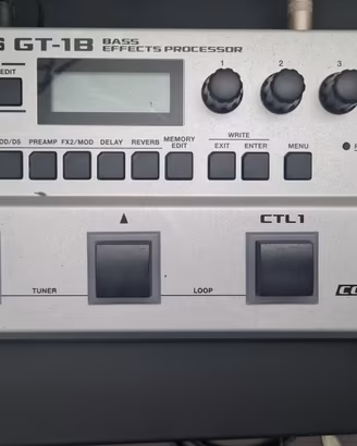 Pedaliera per basso Boss GT 18