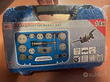 ARRETRATORI PISTONI FRENO