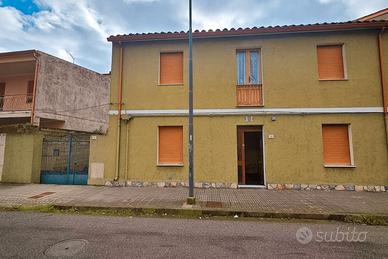 Terralba - ampio indipendente con ampio giardino