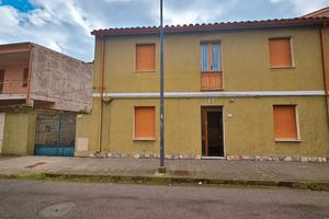 Terralba - ampio indipendente con ampio giardino