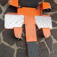 Pedana con ruote per spostare la moto