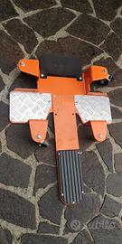Pedana con ruote per spostare la moto