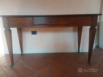 TAVOLO ANTICO  CON CASSETTO
