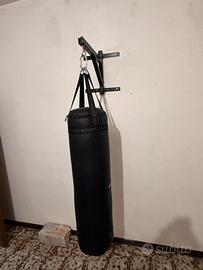 Sacco da Boxe con base fissante al muro
