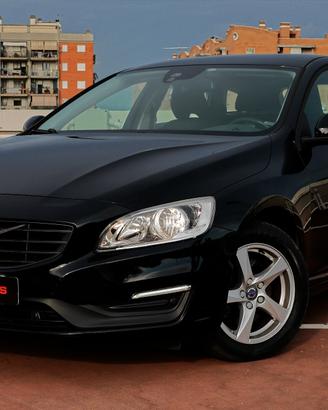 Volvo V60 D2 R-design