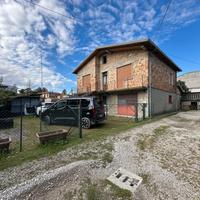 Sambruson casa singola al grezzo con giardino