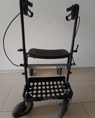 Deambulatore rollator a 4 ruote,