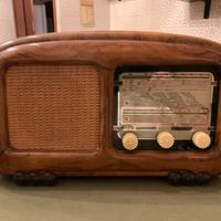 Radio antica in radica