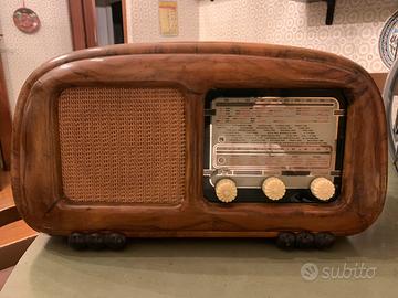 Radio antica in radica